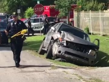 La persecución terminó sobre la calle Englewood a la altura de Cavalcade.