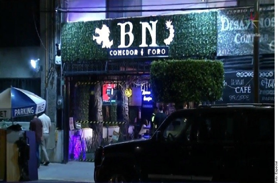 Los hombres entraron armados al restaurante "BN".