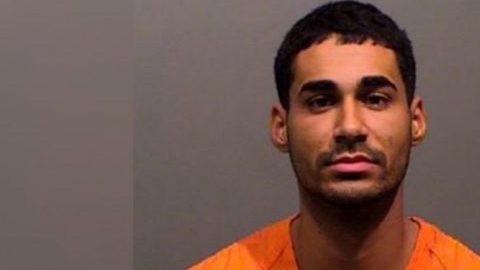 El joven hispano fue detenido tras el accidente.