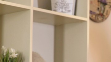 Muchos padres de familia se sienten frustrados al tener que enseñar a sus hijos en casa debido al coronavirus. (Shutterstock)