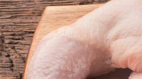 pollo crudo