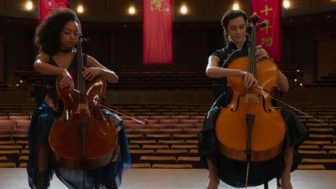 Logan Browning y Allison Williams en "The perfection"