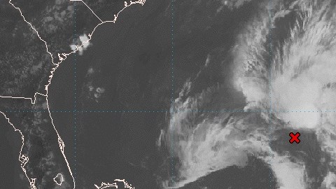 A medida que el sistema de bajas presiones avance hacia el norte o el noreste se produciría la formación de Andrea, según el NHC, con sede en Miami.