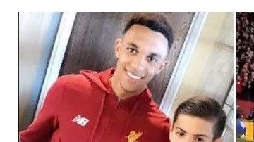 El balonero y jugador de la cantera del Liverpool Oakley Cannonier.