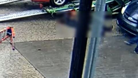 Buscan a conductor que atropelló a un hombre y huyó de la escena.