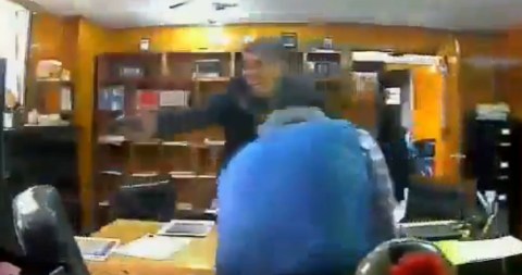 VIDEO Sicario mata a abogado en su propia oficina en Naucalpan