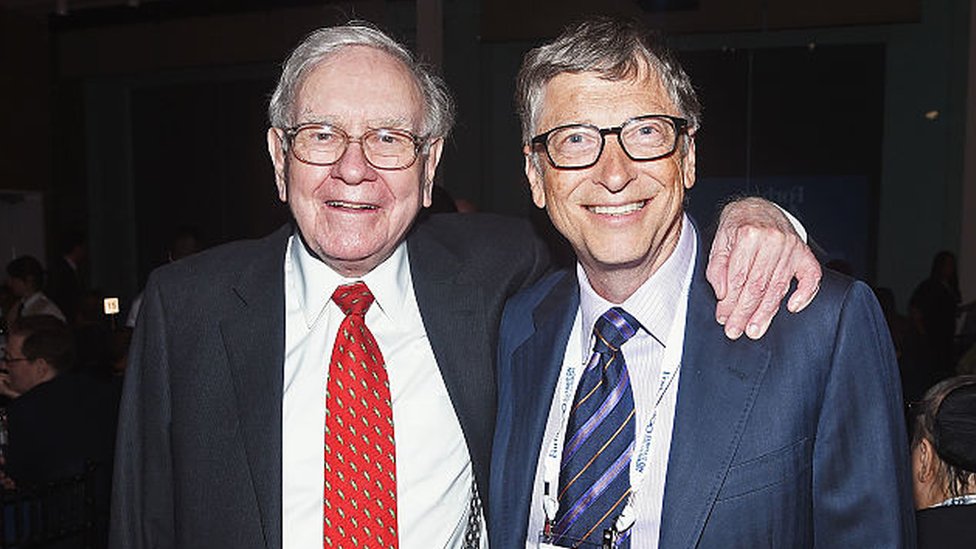 Warren Buffett y Bill Gates también son amigos.