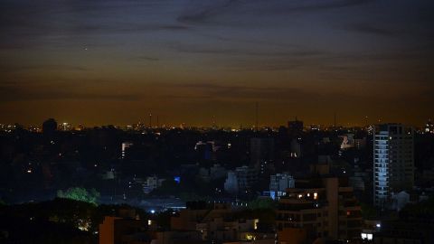 107396481_bairesblackout-1