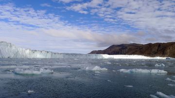 Groenlandia perdió el 40% de su hielo en un día.