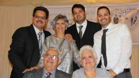 Russell, Paola y Kenneth aparecen arriba a la izquierda. Foto de gofundme.com.