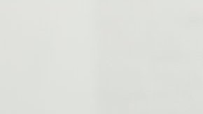 Cait Flanders consiguió ahorrar más de $13,000 dólares durante un año sin compras.