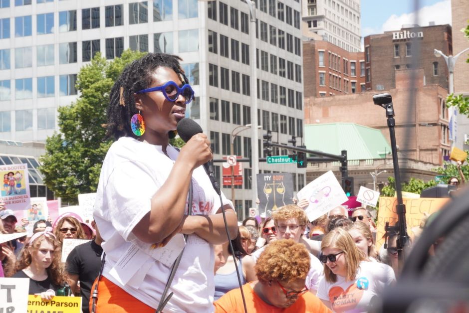 Kawanna Shanon al inicio de la protesta en apoyo al aborto.