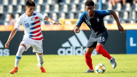 Estados Unidos derrotó 2-3 a Francia y se instaló en la ronda de cuartos de final