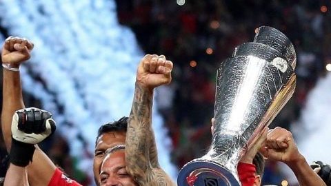 Jugadores de Portugal celebran la consecución de la Liga de Naciiones de la UEFA.