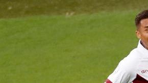 Darwin Machín celebra uno de sus goles en el triunfo 3-1 sobre Bolivia