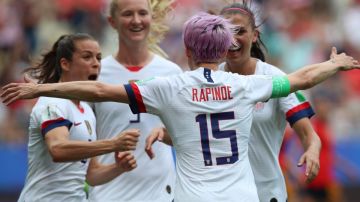 La capitana de la selección estadounidense Megan Rapinoe celebra su segundo gol conseguido ante España en el Mundial de Francia 2019.