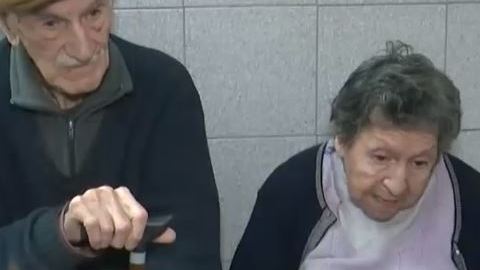 El hijo los dejó ahí porque perdieron su vivienda por no pagar la renta.