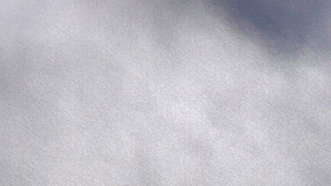 Los autos negros resaltan más los detalles, incluyendo el polvo y las manchas de agua