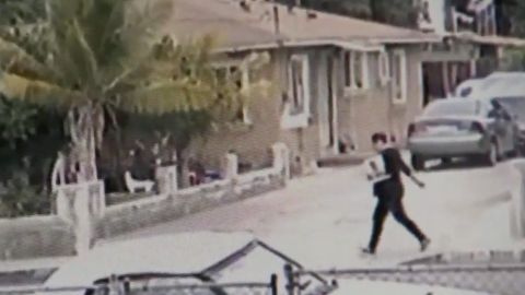 La mujer amenazó a la madre con quitarle la custodia de su hijo.