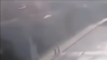 Joao Maleck impactó con su Mustang la parte trasera del vehículo donde viajaba la pareja de recién casados