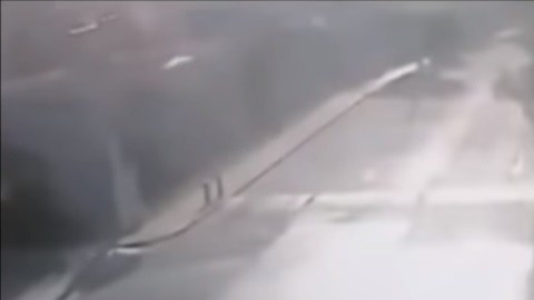 Joao Maleck impactó con su Mustang la parte trasera del vehículo donde viajaba la pareja de recién casados