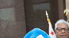 Las supervisoras Hilda Solís (centro) y Sheila Kuehl (d) abogan por la aprobación de la AB 539 para defender a las comunidades de bajos recursos que necesitan prestamos. (Suministrada)