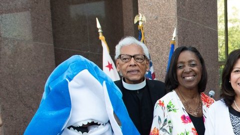 Las supervisoras Hilda Solís (centro) y Sheila Kuehl (d) abogan por la aprobación de la AB 539 para defender a las comunidades de bajos recursos que necesitan prestamos. (Suministrada)