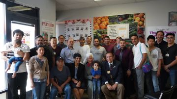 Un grupo de padres de El Monte recibieron un reconocimiento por participar en un programa de nutrición del WIC. (Suministrada)