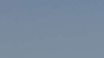 We Build the Wall (Construimos el muro) anunció que había erigido una barda.