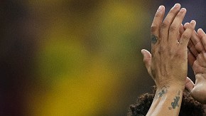BRASILIA, BRAZIL - JUNE 05: Neymar Jr of Brazil applauds the fans before the International Friendly Match between Brazil and Qatar at Mane Garrincha Stadium on June 5, 2019 in Brasilia, Brazil. (Photo by Buda Mendes/Getty Images)