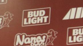 Enrique Meza fue presentado por Fidel Kuri como el nuevo estratega de Tiburones Rojos del Veracruz