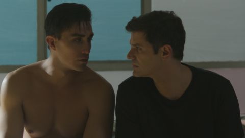 Emmanuel Orenday y Mark Tacher son pareja en "La Reina del Sur 2"