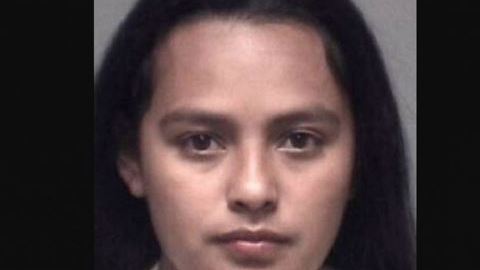 Dalia Jiménez, enfrenta cargos de felonía por haberle causado heridas a un menor.