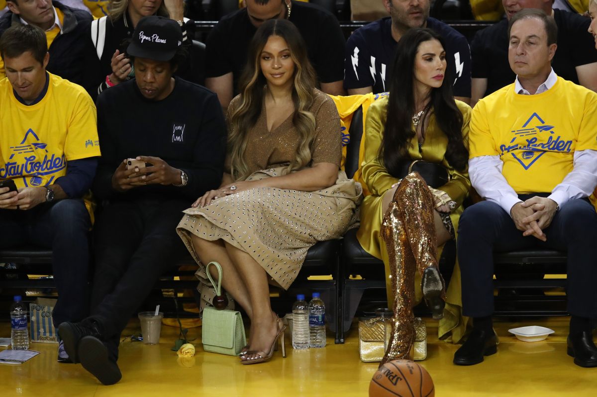 Jay-Z junto a su esposa Beyoncé y Nicole Curran