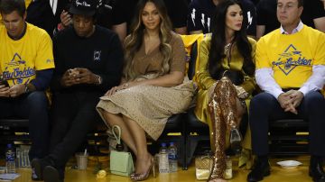 Jay-Z junto a su esposa Beyoncé y Nicole Curran