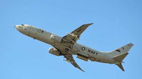 Cada avión militar que ves cuesta cientos de millones de dólares.