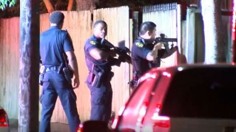 El dueño de la casa y sus dos hijos se encontraban en casa cuando ocurrió el asalto.