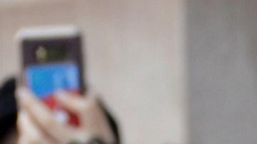 Dolores Huerta a favor de que se elimine la palabra 'alien' de las leyes de California. (La Opinión)