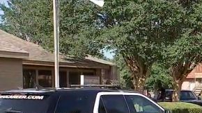 Dos pistolas y dos rifles fueron robados durante el asalto