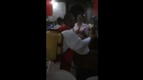 El sacerdote recibirá una fuerte sanción por este hecho.