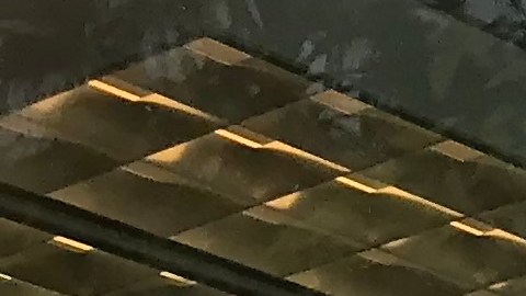 Erick Hernández, de 3 años, llegó con su mamá para protestar la SB 58. / Virginia Gaglianone