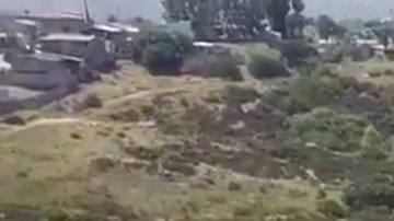 Una frase del propio video deja todo claro: "construyendo el muro".