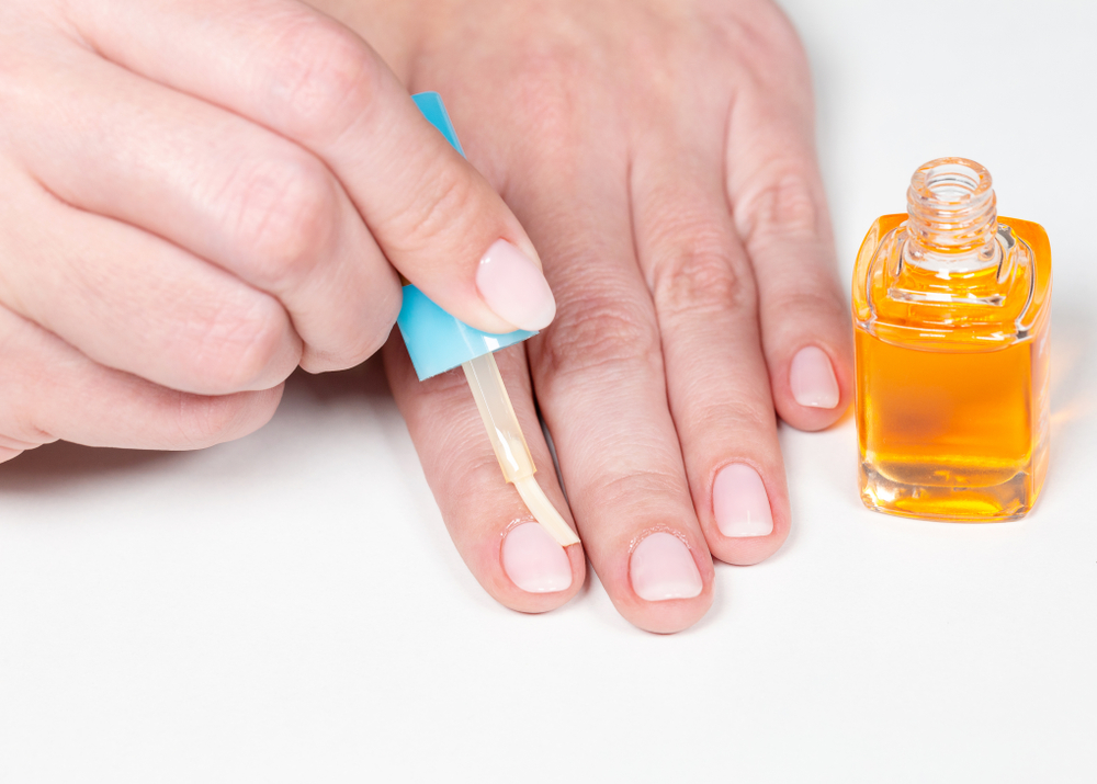 Los 4 mejores aceites esenciales para suavizar las cutículas de tus uñas -  La Opinión