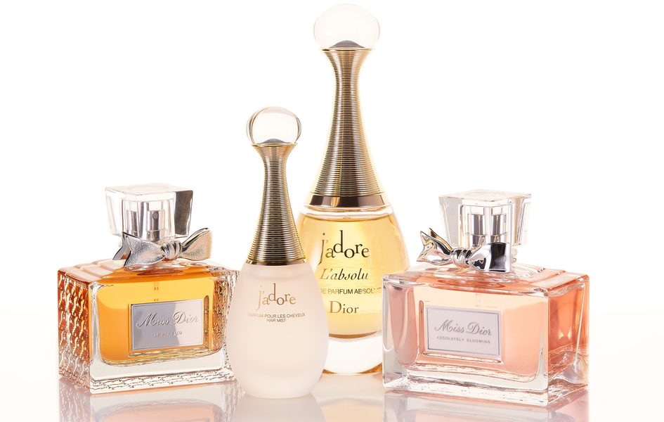 5 perfumes Dior para mujeres que huelen rico - La Opinión
