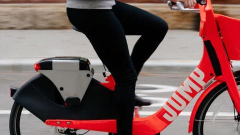 UBER retira servicio de bicicletas y patines en San Antonio.