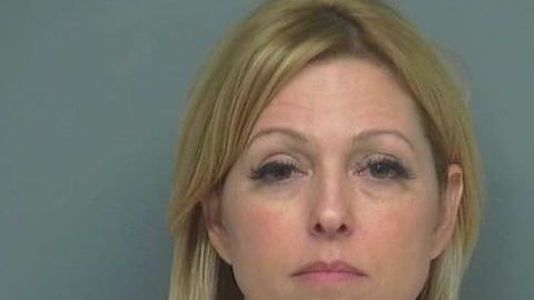 El policía paró a la conductora Elizabeth Warren, que acababa de levantar a tres pasajeros.