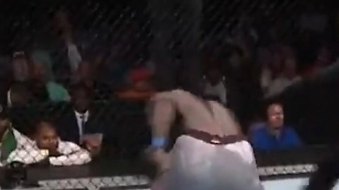 Jairzinho Rozenstruik se llevó en ocho segundos su pelea en UFC Greenville.