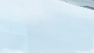 Los trabajadores del LAX han luchado por años por cobertura de salud para sus familias. (Aurelia Ventura/ La Opinión)