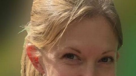 Dee Coldbeck, de 35 años, murió de cáncer después de ser ignorada por los doctores 12 veces.