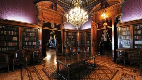 107879771_palacio_nacional_candil_976x549